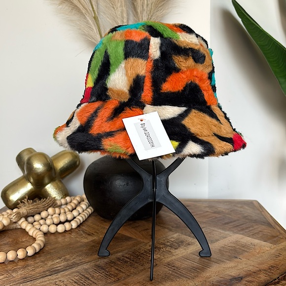 NWT🦄🌈Faux Fur Multi-colored Bucket Hat🌈🦄 - Picture 6 of 11